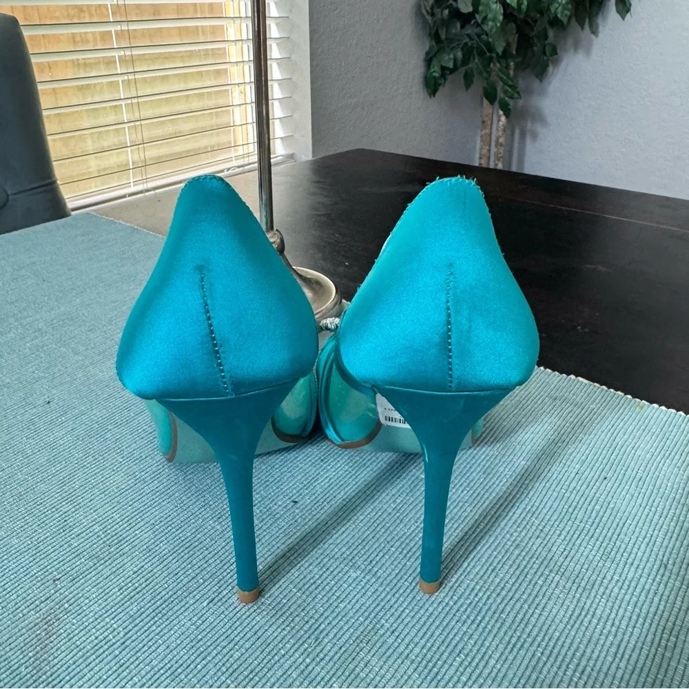 (SOLD) Betsey Johnson Elegant Blue Satin Bow Heels size 7.5 - Picture 4 of 6